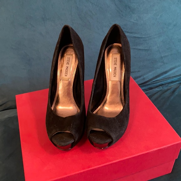 Steve Madden Black Suede Peep Toe Pumps